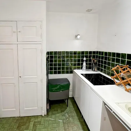 Maison Place Des Lices * 圣特罗佩