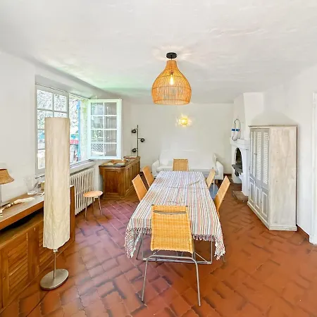 Maison Place Des Lices 圣特罗佩
